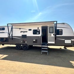 2019 AVENGER 33FT IN PERRIS