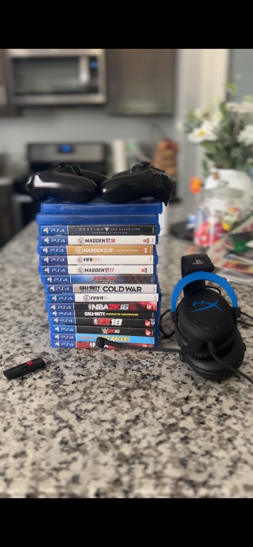 PS4 Games With 2 Controllers, Headset And 128gb USB
