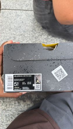 Jordan 4 retro thunder
