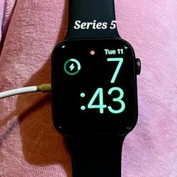 Apple Watch Series 5 40mm 
