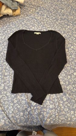 Black Ribbed Knit V-Neck Sweater