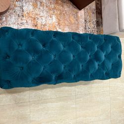 Beautiful Teal Ottoman In Great Condition 