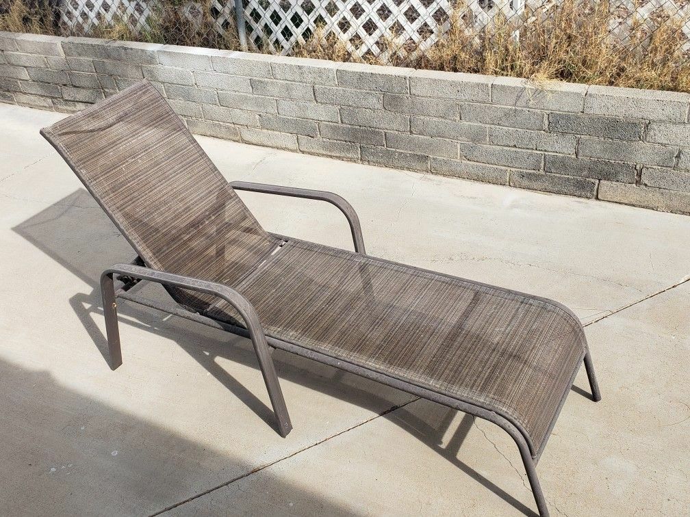 Pool lounge chair
