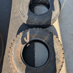 2x Tires 31x10.5R15