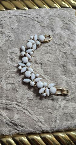 Juliana Milk White Glass Bracelet DeLizza & Elster Reference 2611