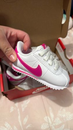 Baby girl Nike shoes 4c