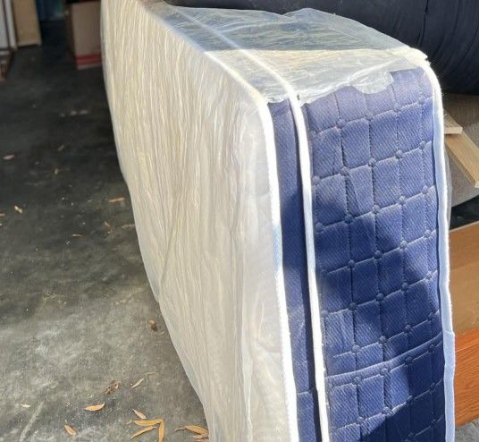 Like New Twin Mattress