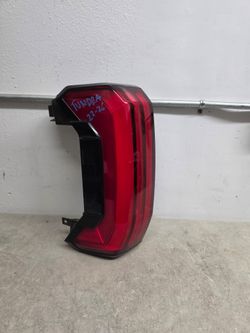 Left tail light toyota tundra 2022 2023 2024 2025 2026
