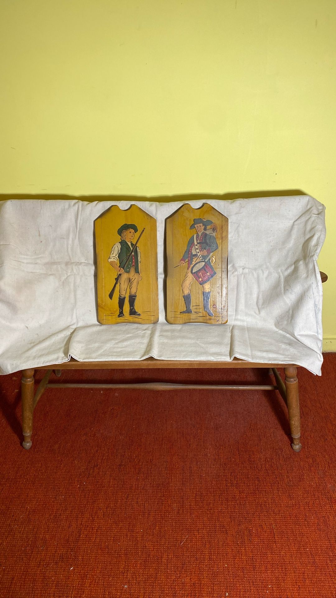 Colonial Wall Plaques 