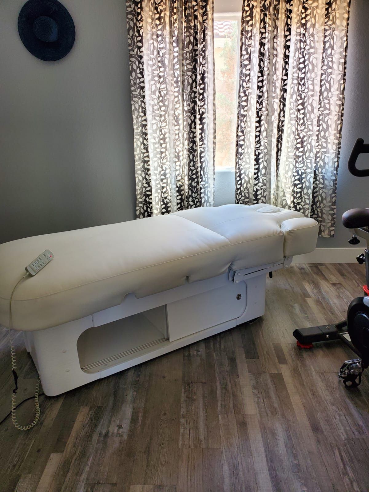 Electric Facial/Massage Bed