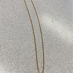 17.5 Inch, 14 Karat Gold Neck Chain.