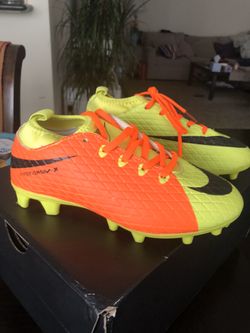 Soccer boots size 4/5