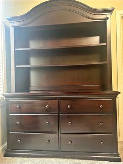 Solid Wood Munire Lexington Dresser and Hutch Set