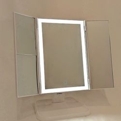 AIREXPECT TRI-FOLD LED LIGHTING COSMETIC MIRROR