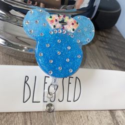 Minnie / Mickey Mouse 🐭 Badge Reel 💙