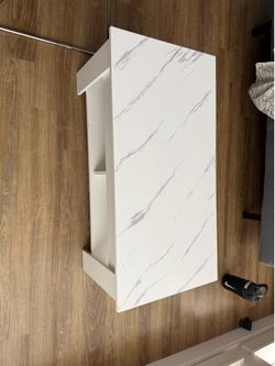 Extendable coffee/work table