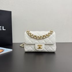 Chanel Women's Light Grey Shoulder Bag