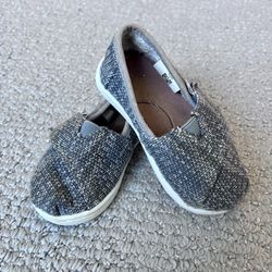 TOMS Tiny Classics Toddler Shoes - Size 5