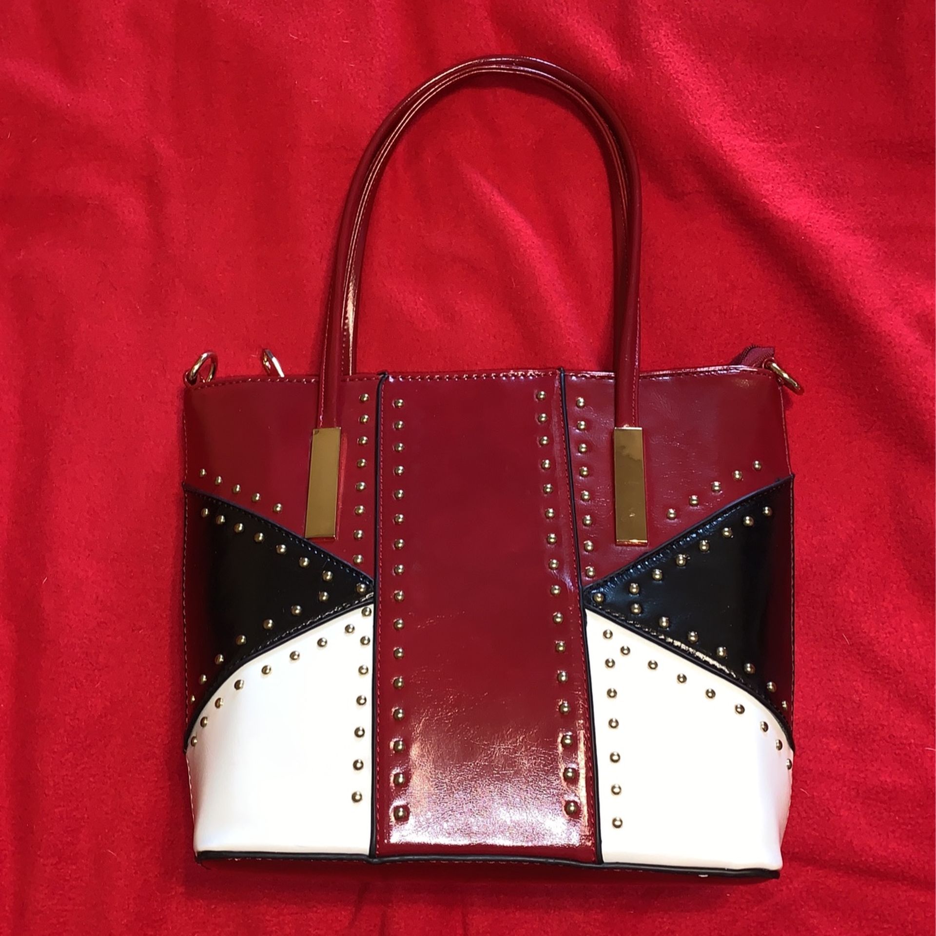 Costume Leather Purse Come With Attachable Shoulder Strap