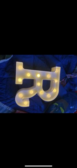 LED LETTER R .