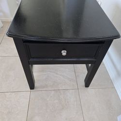 Sturdy End Table (1)