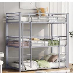 Triple bunk Bed
