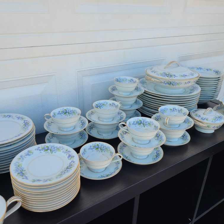 Noritake Service Of 12