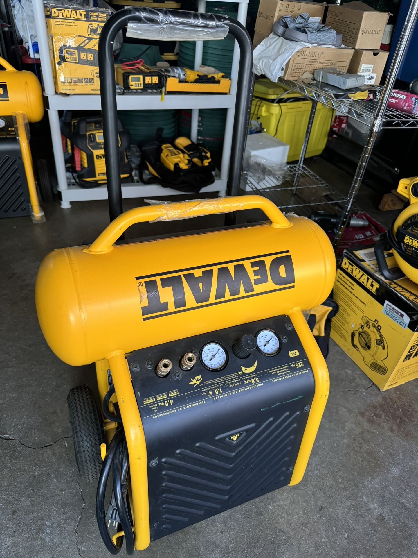 Compressor Nuevo 4.5 Gal , 225 PSI ,