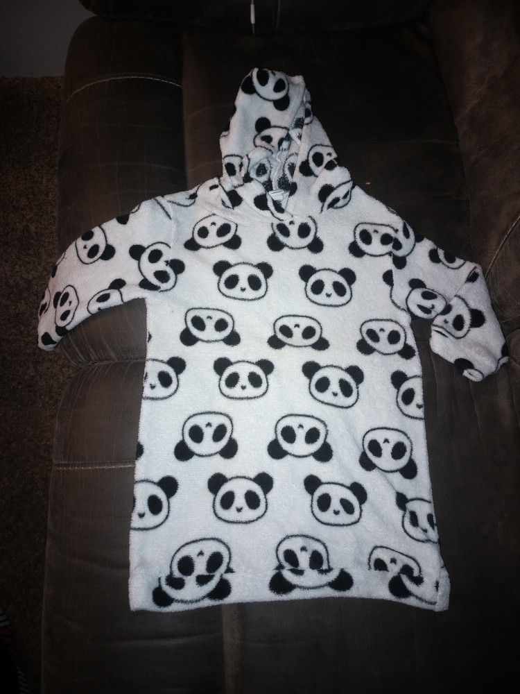 Panda Hoodie Size 6Y In Girls. PICK UP ONLY