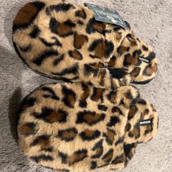 Leopard Print Fuzzy Slippers