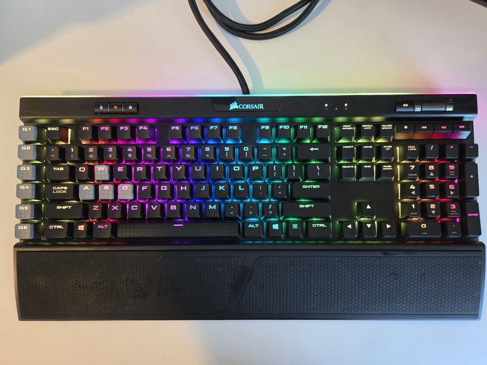 Corsair K95 RGB Platinum Mechanical Keyboard