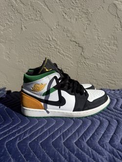 Air Jordan 1 Mid “Pine Green / Black / White (Gold Wings)” 🟢