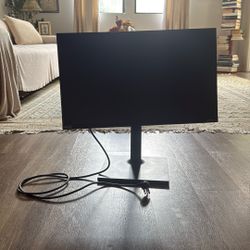24 in Samsung Adjustable Professional Monitor 