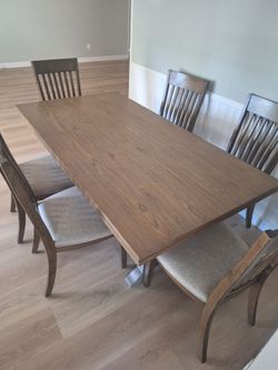 Dining Table  and 6 Chairs