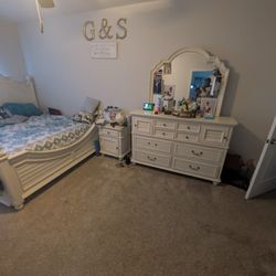 5 PCs King Bedroom Set 