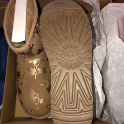 Girl Uggs Size 8
