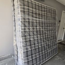 KING MATTRESS WITH BOX SPRING