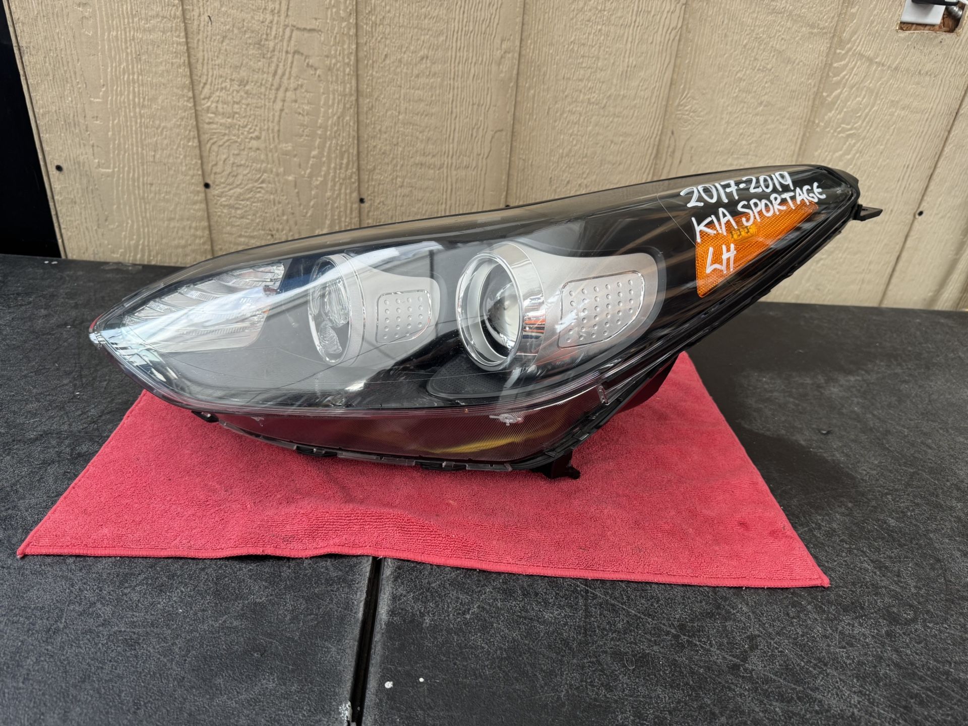 2017 2018 2019 KIA SPORTAGE LEFT SIDE HEADLIGHT OEM USED