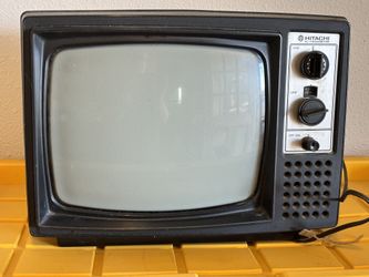 Vintage Hitachi P-04 CRT Television Set