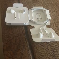 Two earbuds sense that go to iPhone