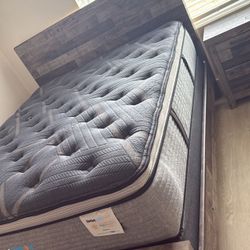 queen bed set with nightstand 