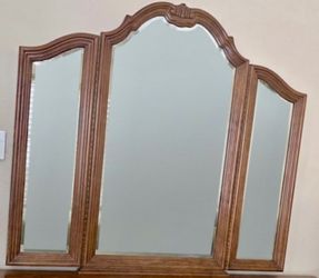Tri Fold Mirror