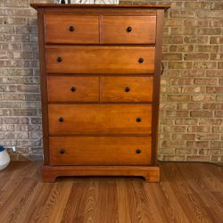 5 Drawer Dresser and Vanity 