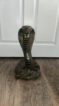 Cobra Statue
