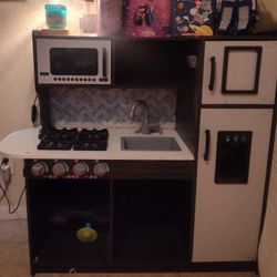 Toy Kitchen