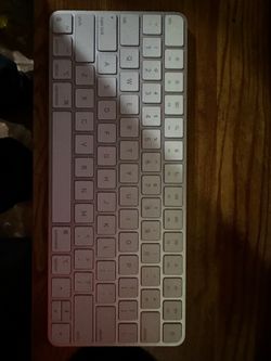 Apple Keyboard