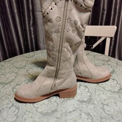 Knee High Woman's Boots
