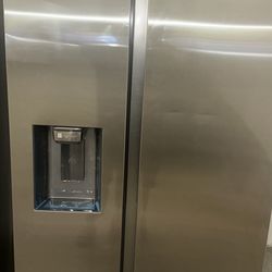BRAND NEW REFRIGERATOR 