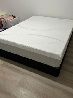 Memory Foam Mattress 12"    new Mattress in a plastic sealed