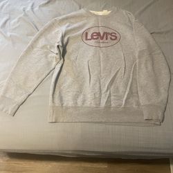 Levi’s Sweater (Size M)